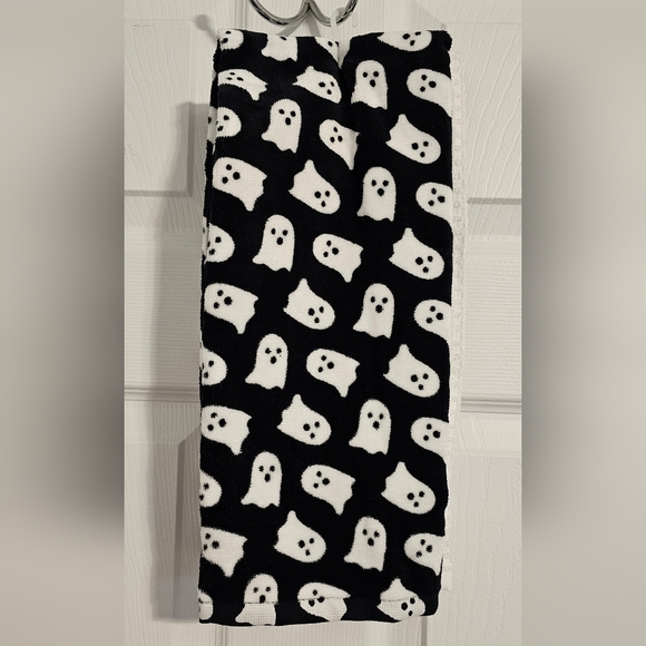 🔥👻 Goblin & Ghoul Viral Black & White Ghost Hand Towels, Set of 3 NWT - Picture 4 of 6